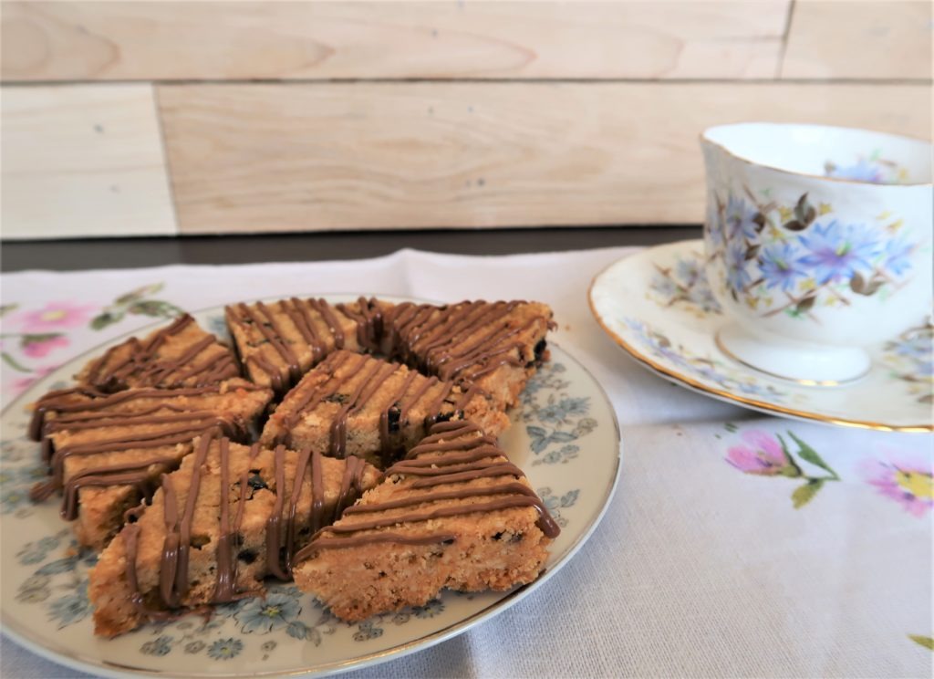 cherry almond oat shortbread